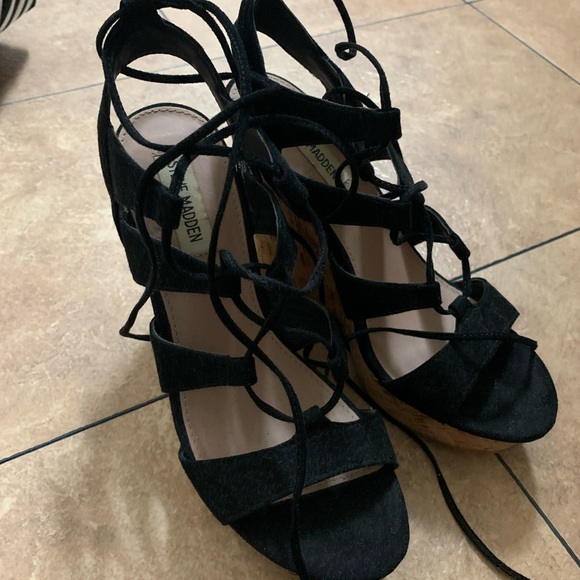 Steve Madden Lace up Black Wedges - Picture 2 of 3